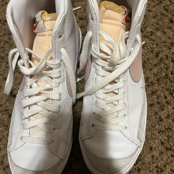 Pink women’s Nike Blazer - Picture 2 of 6